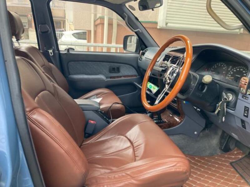 HILUX SURF