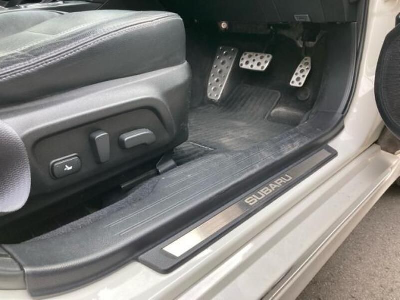 LEGACY B4