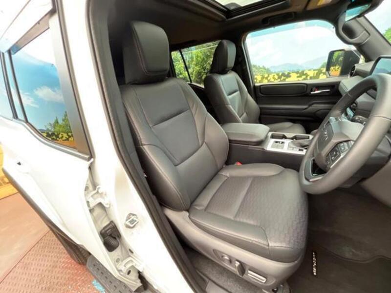 LAND CRUISER 250