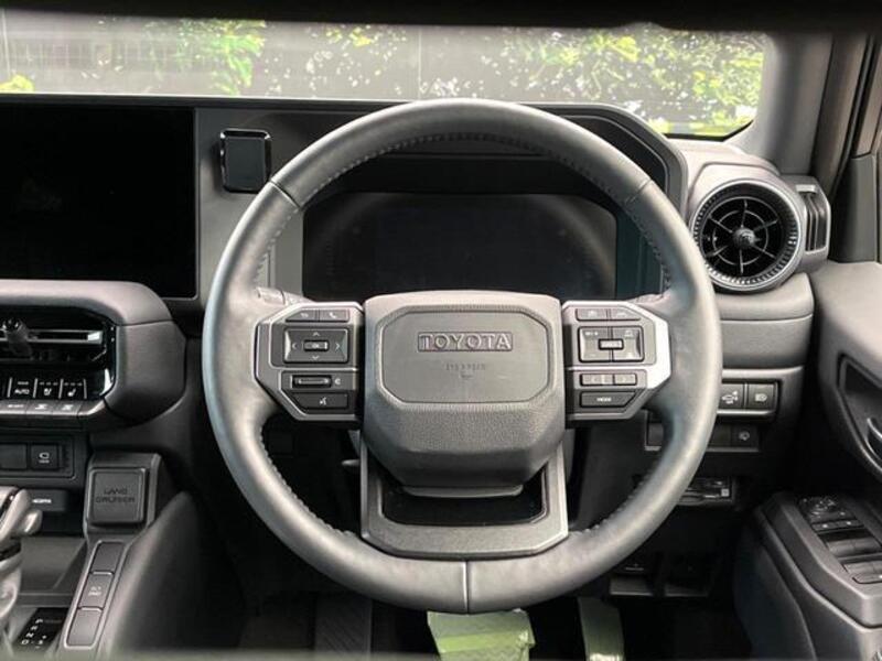 LAND CRUISER 250