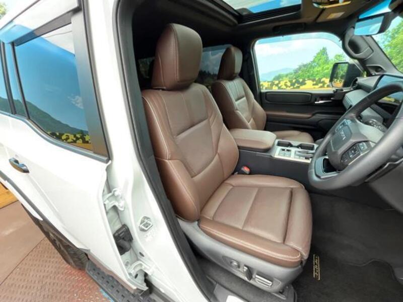 LAND CRUISER 250