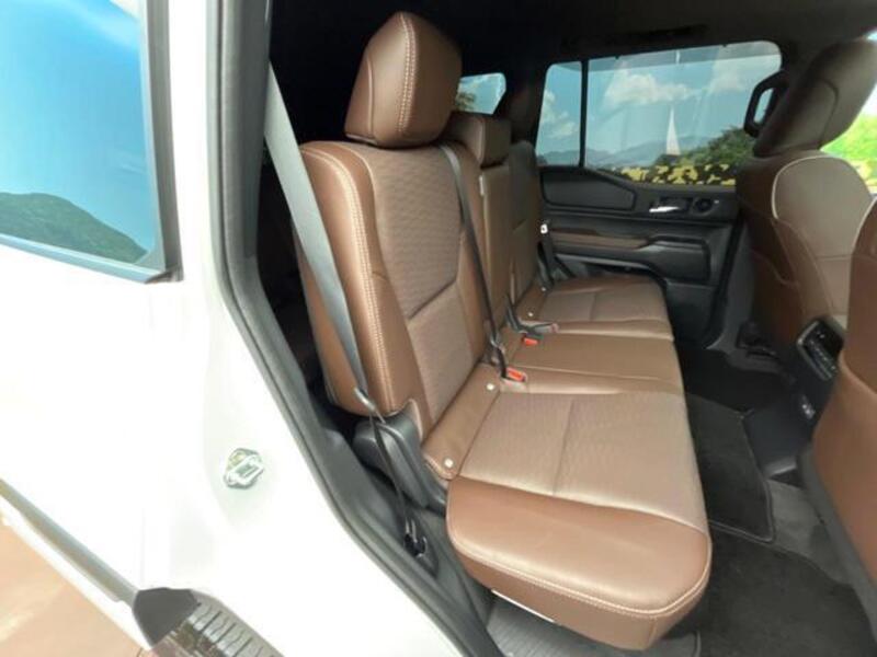 LAND CRUISER 250