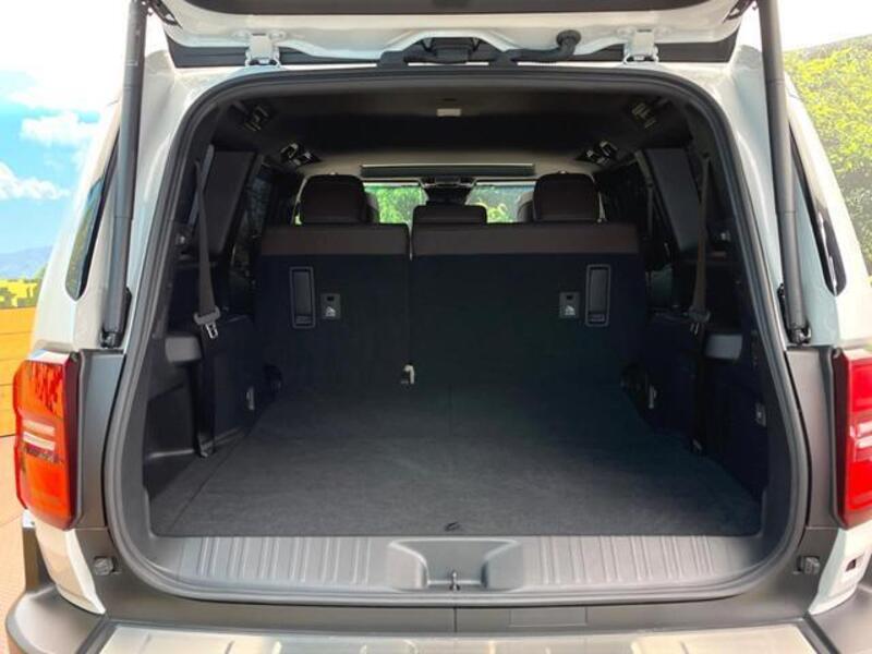 LAND CRUISER 250