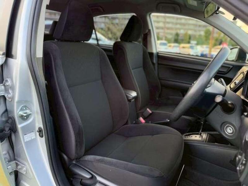 COROLLA AXIO