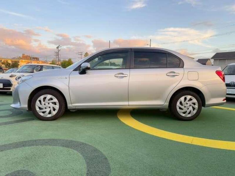 COROLLA AXIO