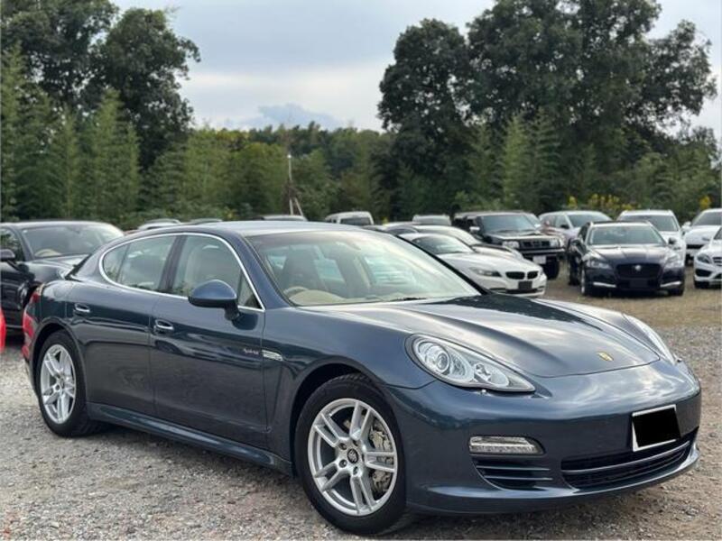 PORSCHE PANAMERA