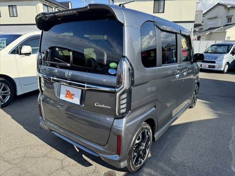 N BOX CUSTOM