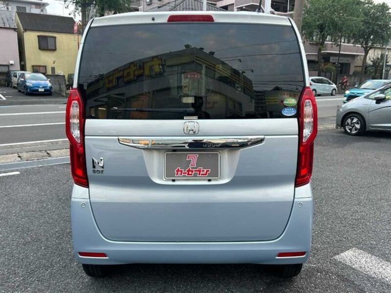N BOX
