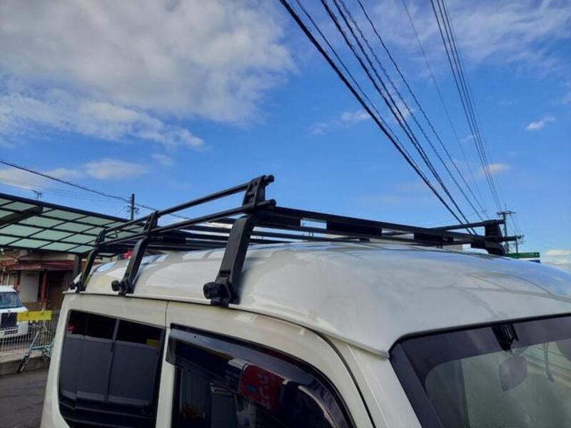 N-VAN
