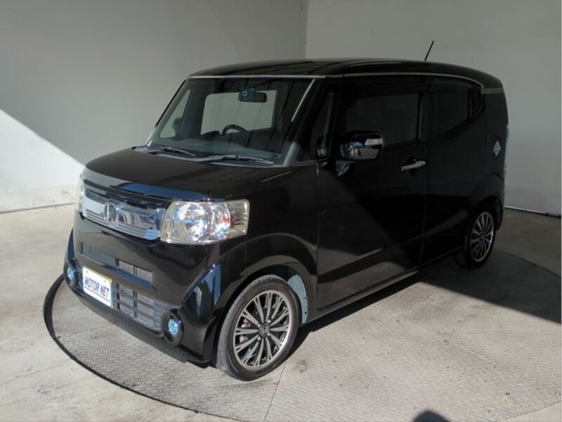 HONDA N BOX SLASH