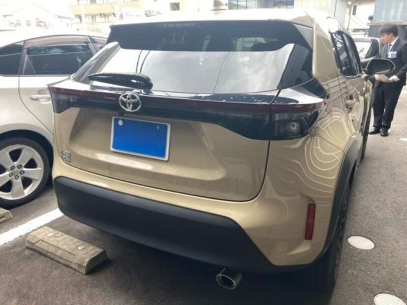 YARIS CROSS