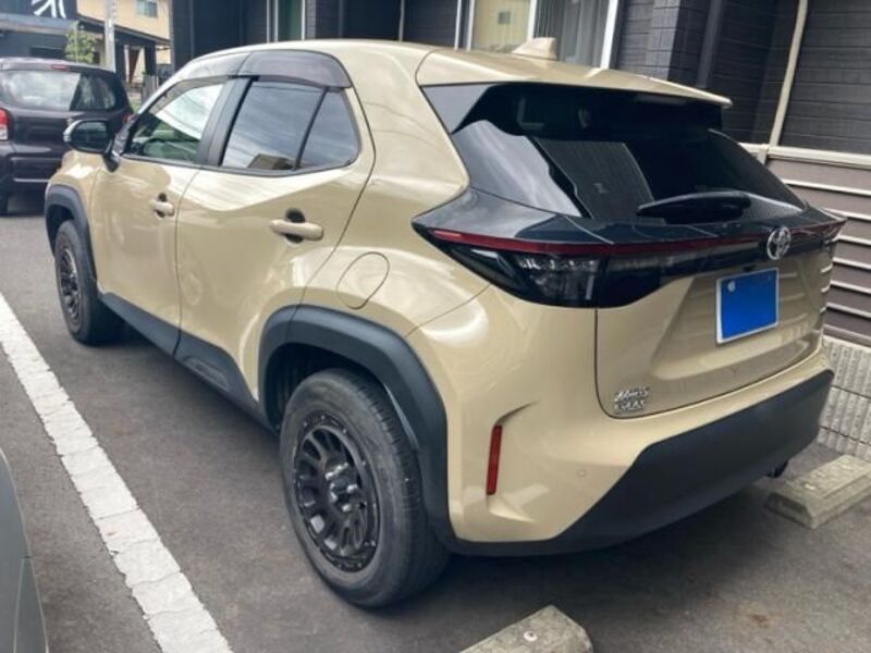 YARIS CROSS