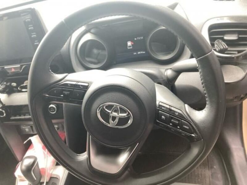 YARIS CROSS