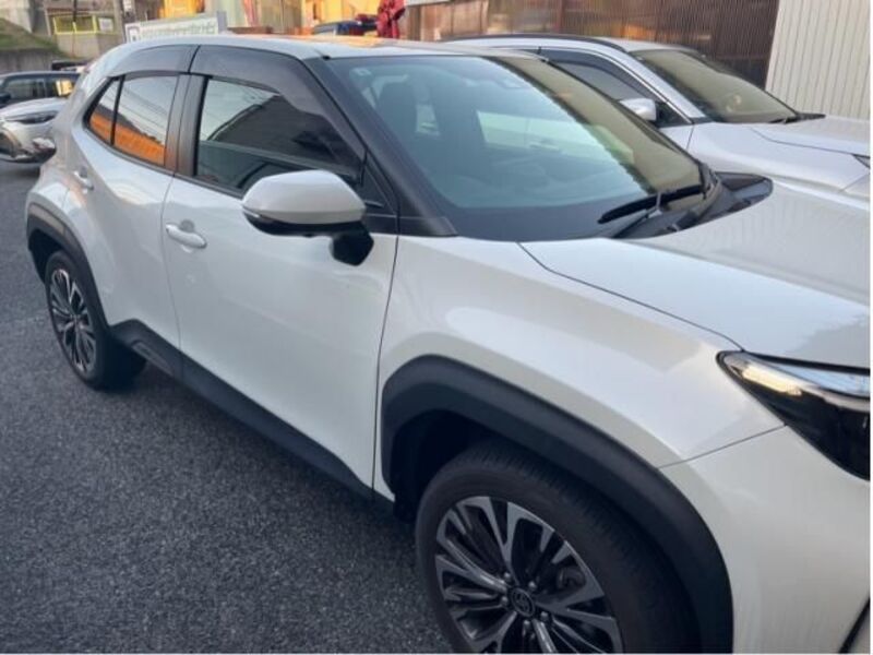 YARIS CROSS