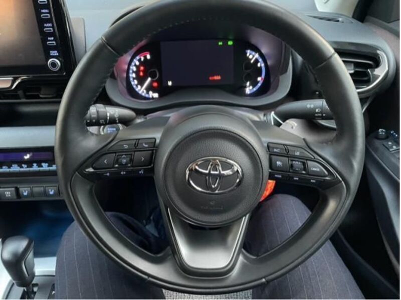YARIS CROSS