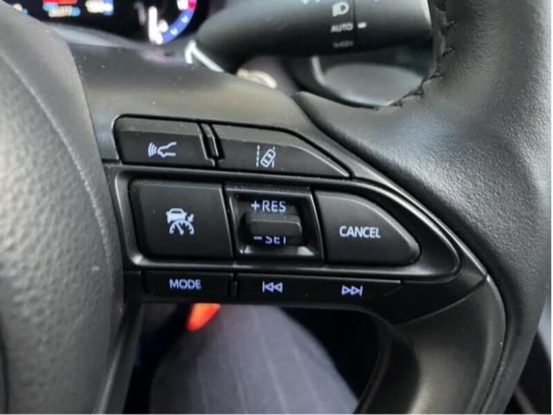 YARIS CROSS