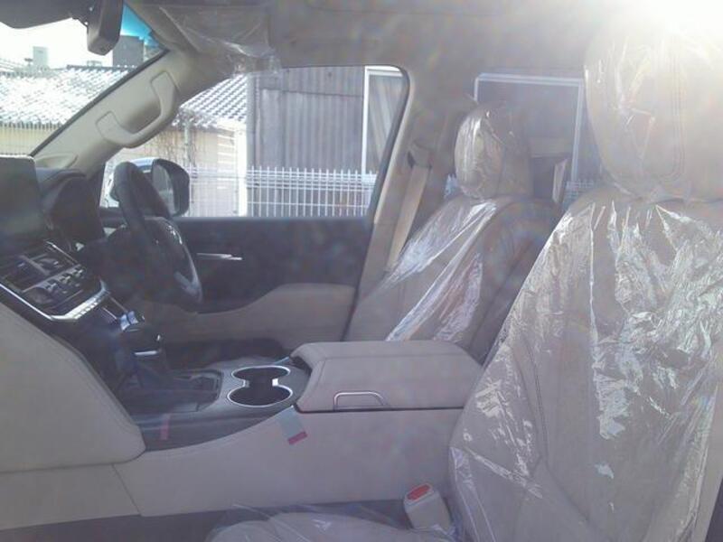 LAND CRUISER