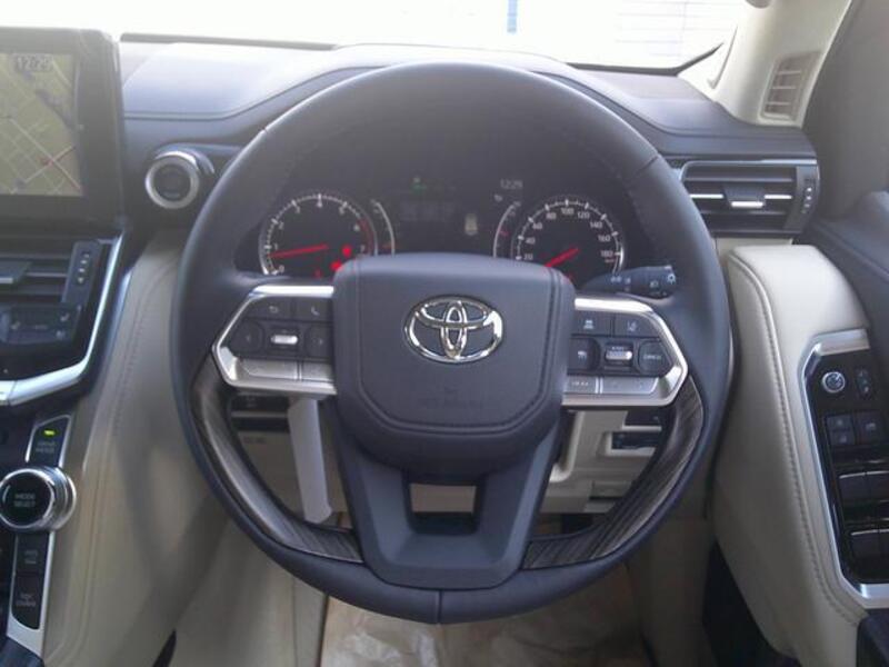 LAND CRUISER