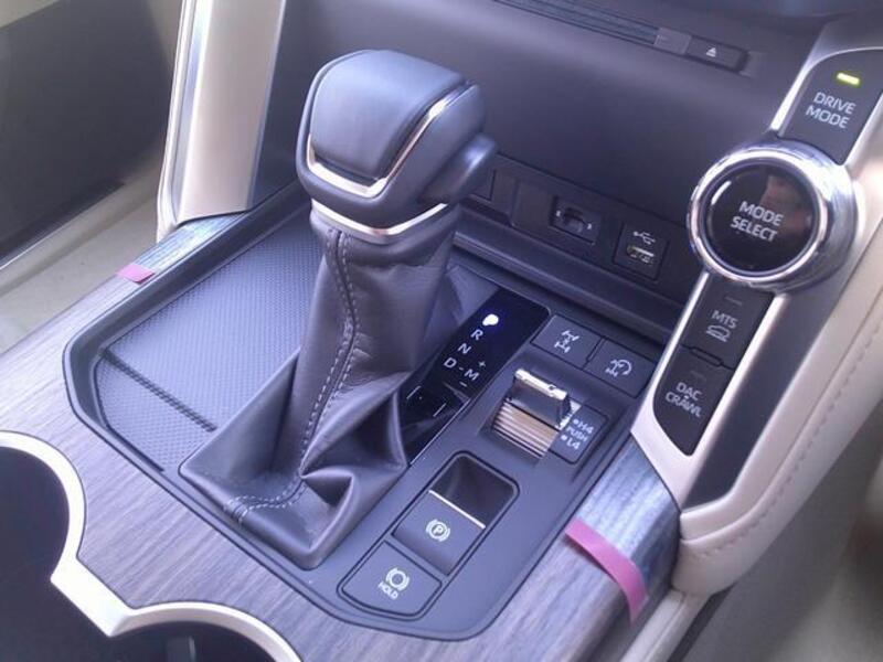 LAND CRUISER