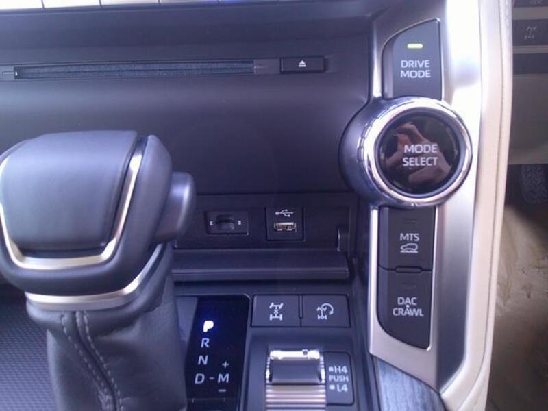 LAND CRUISER