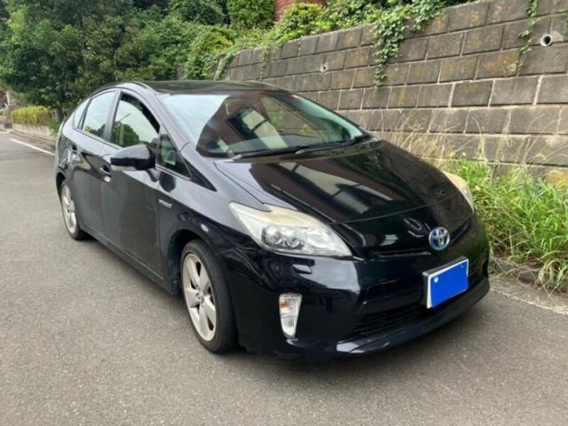 TOYOTA PRIUS