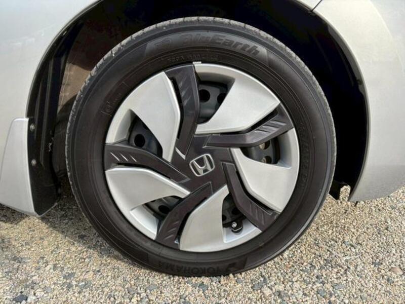 FIT HYBRID
