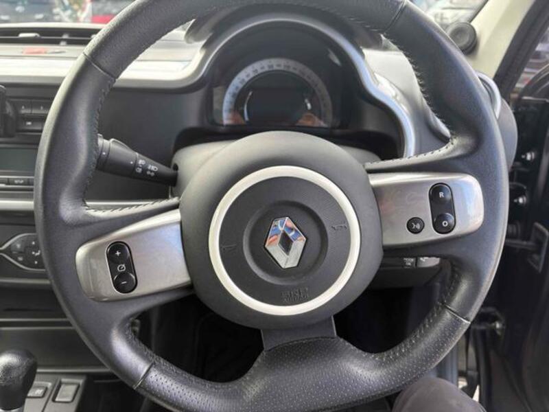 TWINGO