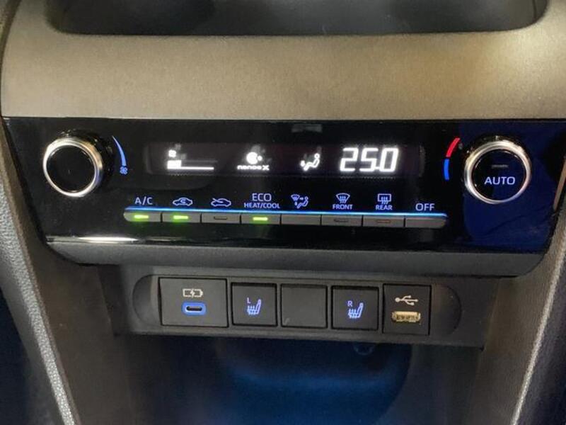 YARIS CROSS
