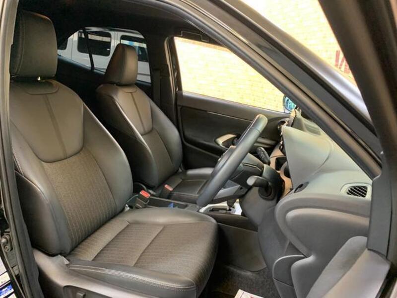 YARIS CROSS