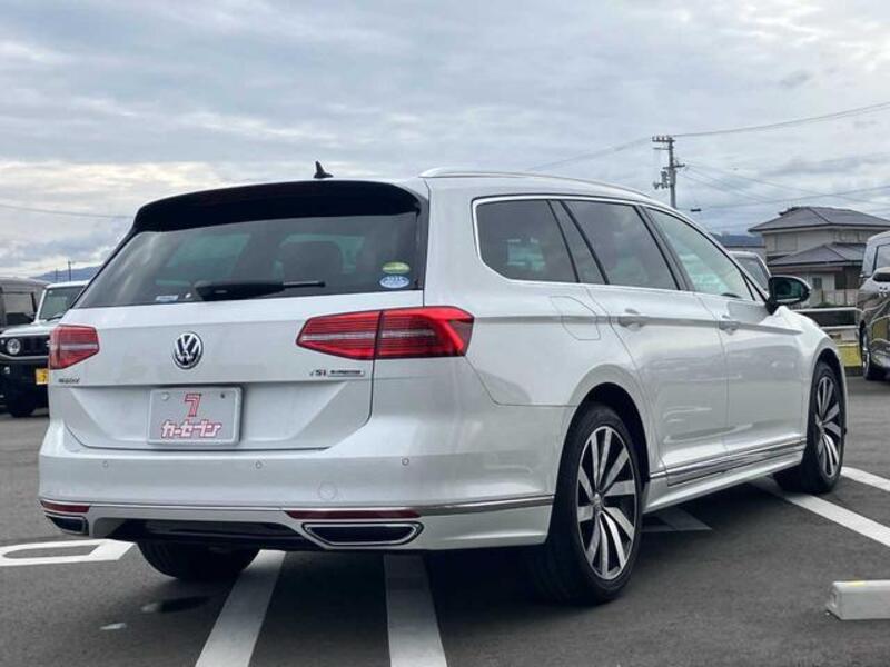 PASSAT VARIANT