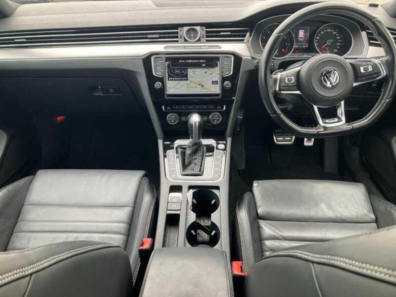 PASSAT VARIANT