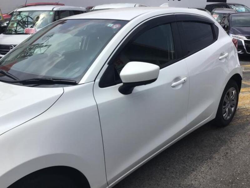 MAZDA2