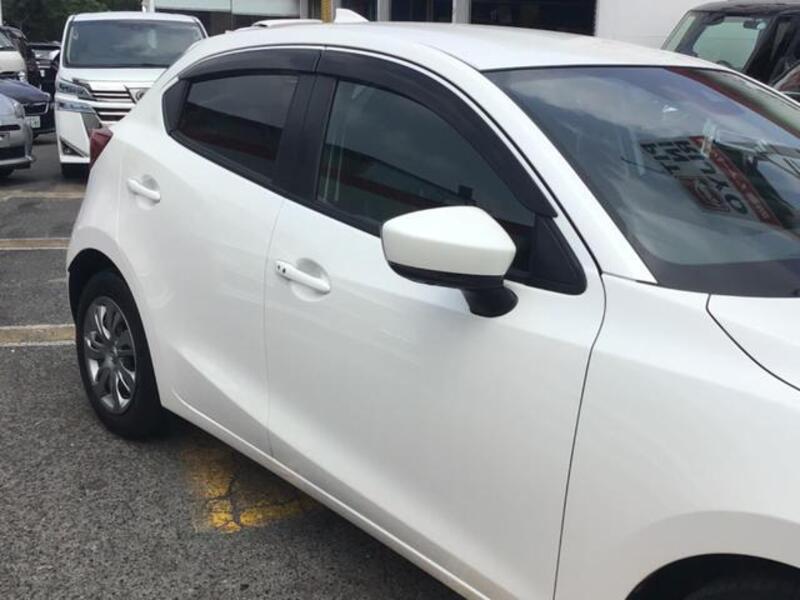 MAZDA2