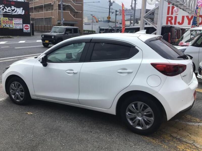 MAZDA2