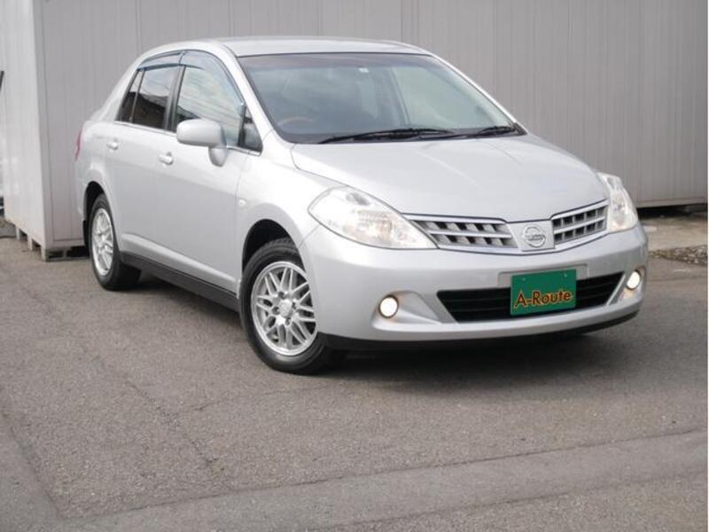 NISSAN TIIDA LATIO