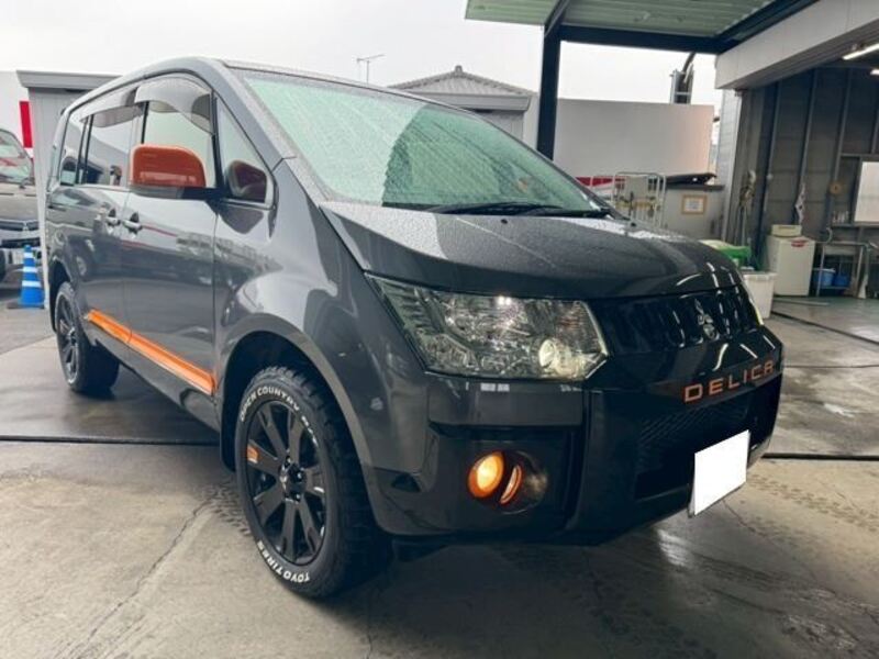 MITSUBISHI DELICA D5