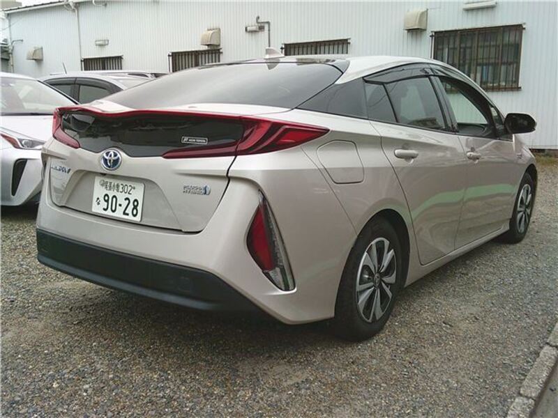 PRIUS PHV