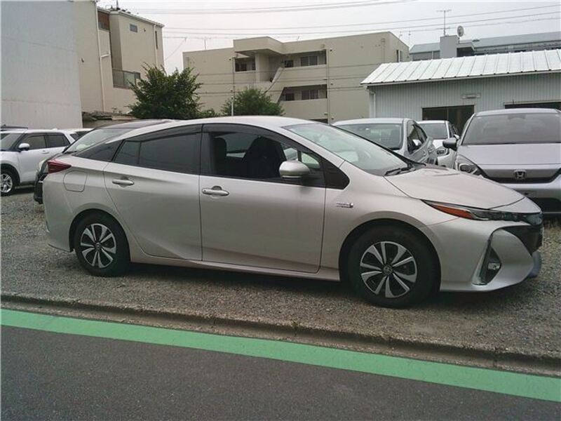 PRIUS PHV