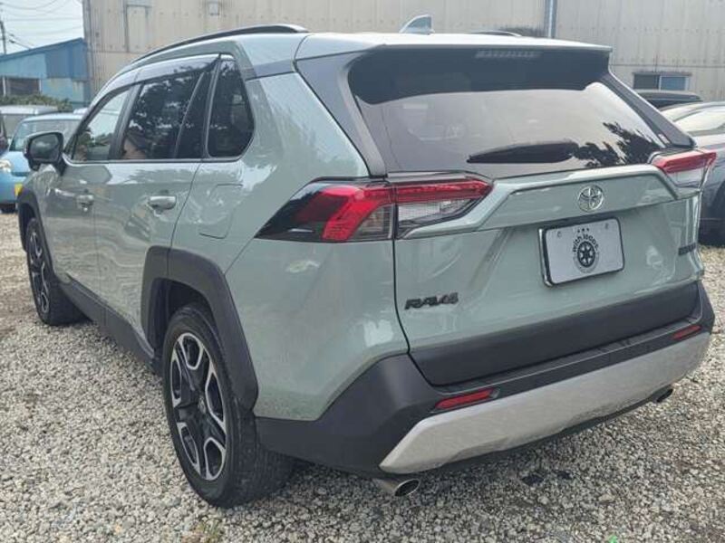 RAV4