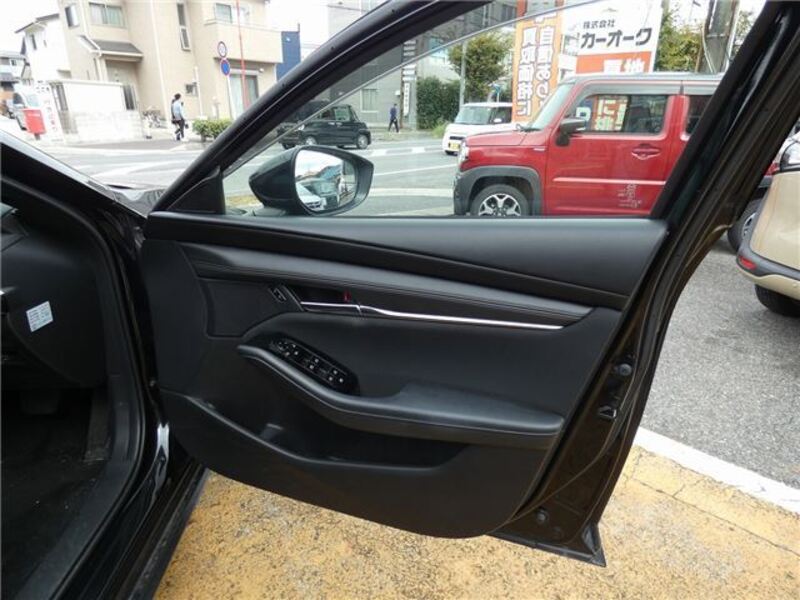 MAZDA3