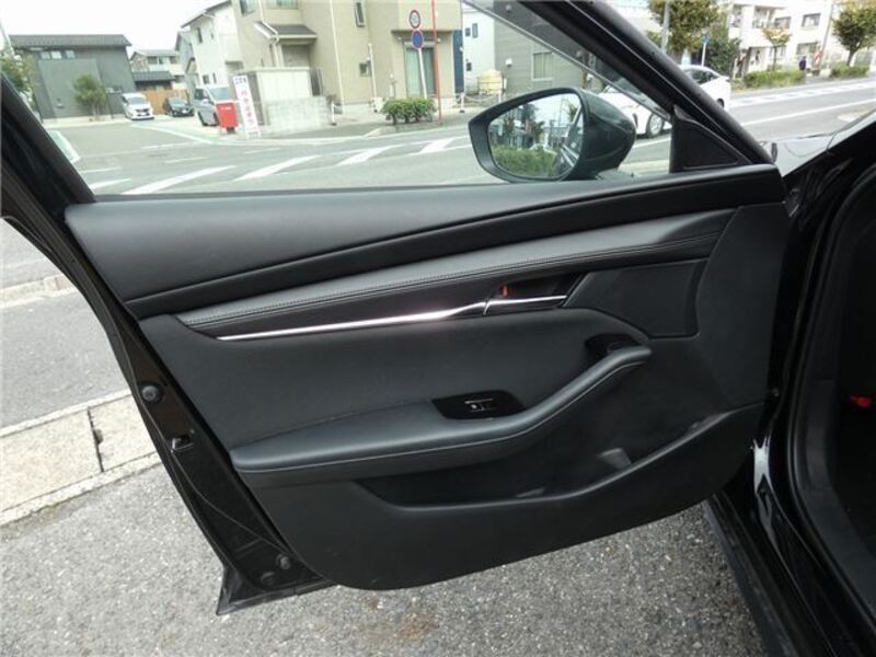 MAZDA3