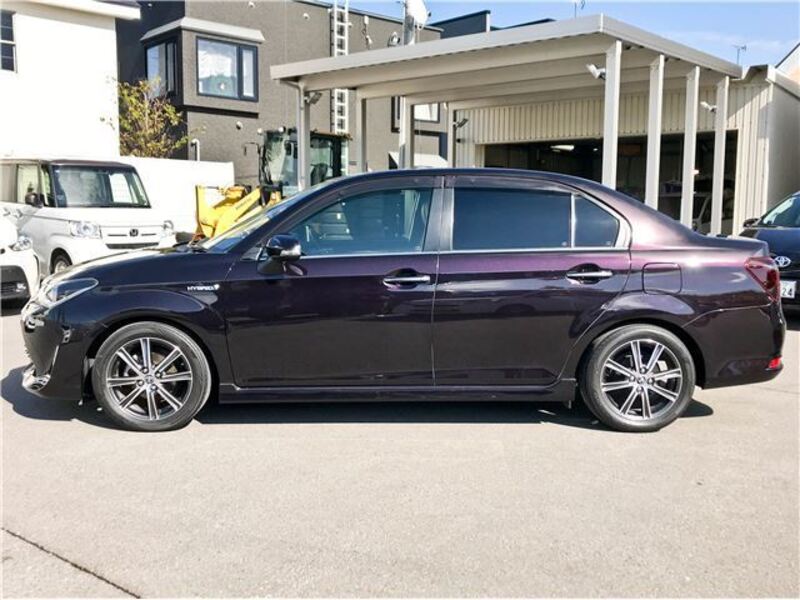 COROLLA AXIO