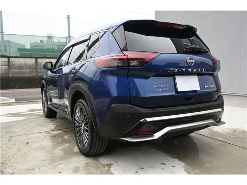 X-TRAIL