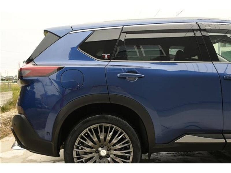 X-TRAIL