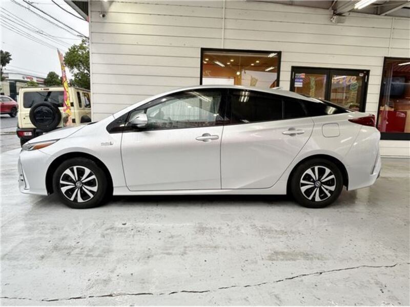 PRIUS PHV