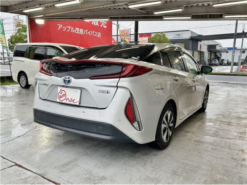 PRIUS PHV