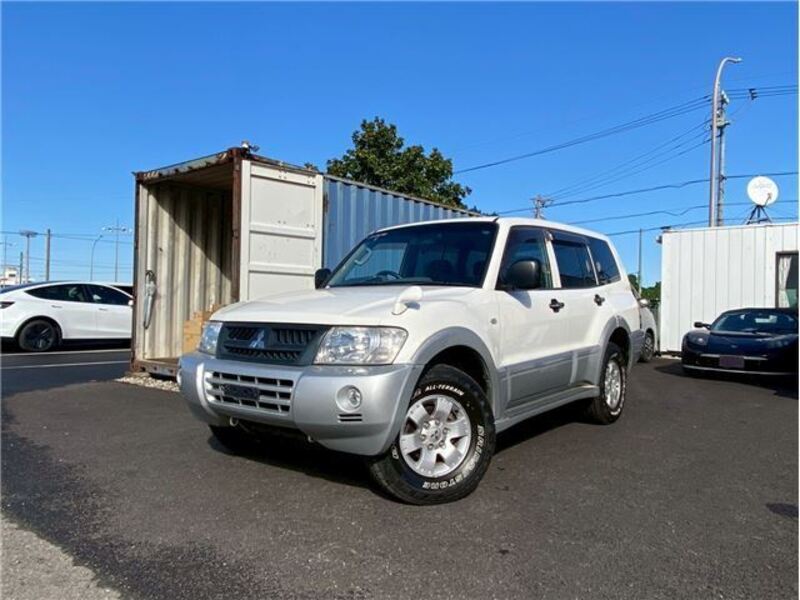 MITSUBISHI PAJERO