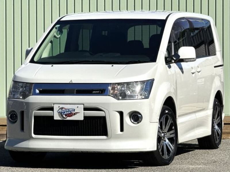 MITSUBISHI DELICA D5