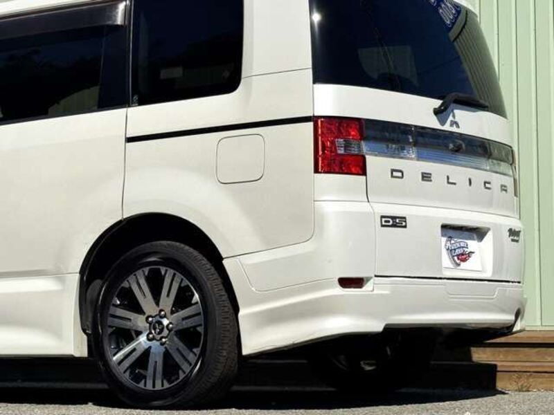 DELICA D5