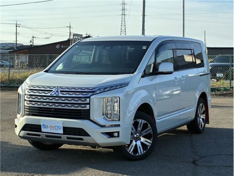 MITSUBISHI DELICA D5
